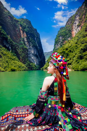 HA GIANG LOOP (4 Days & 3 Nights) by car - With bus